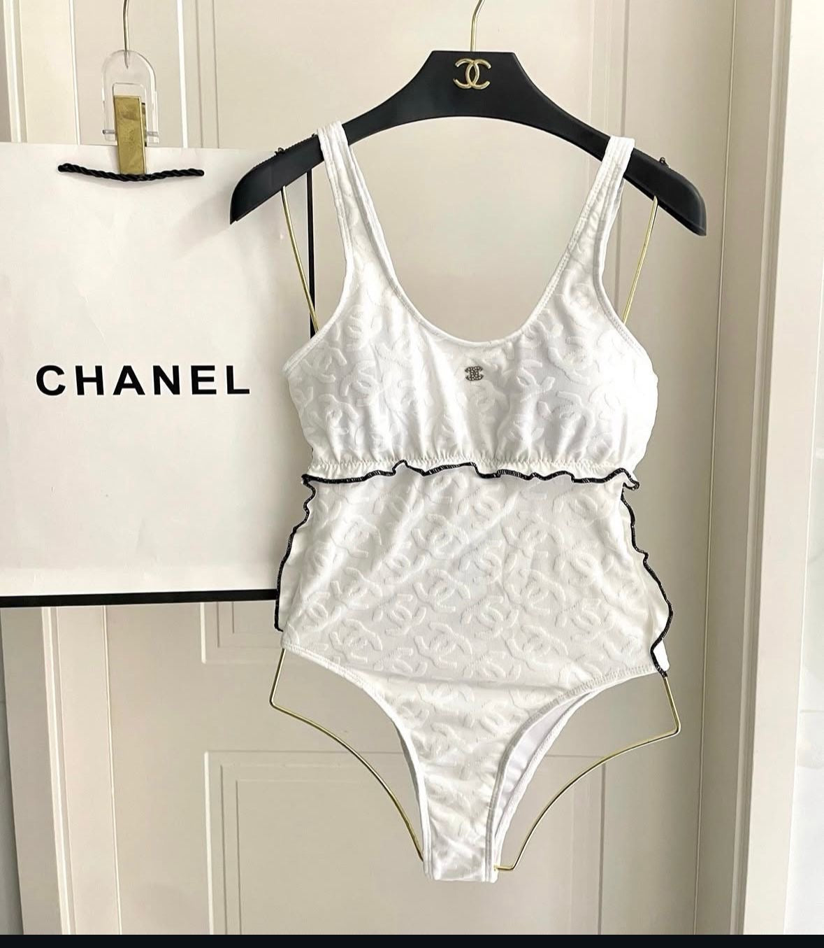 CC RUFFLE LOGO ONE-PIECE